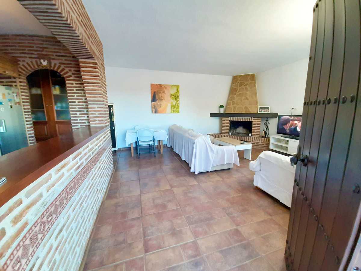 Будинок в La Cala del Moral, Andalucía 10715425