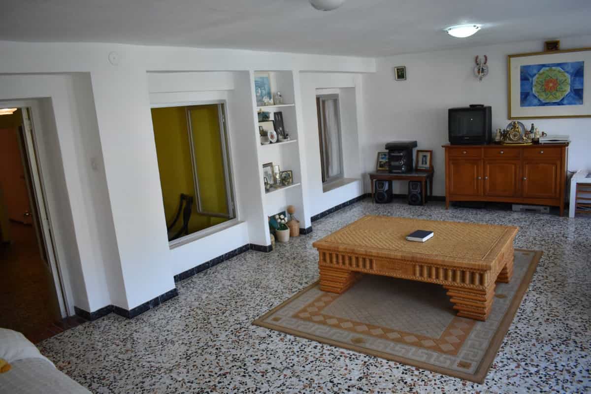 House in Tolox, Andalucía 10715496