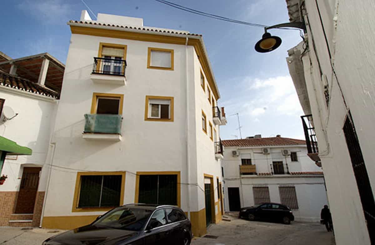 Condominium in Monda, Andalusia 10715597