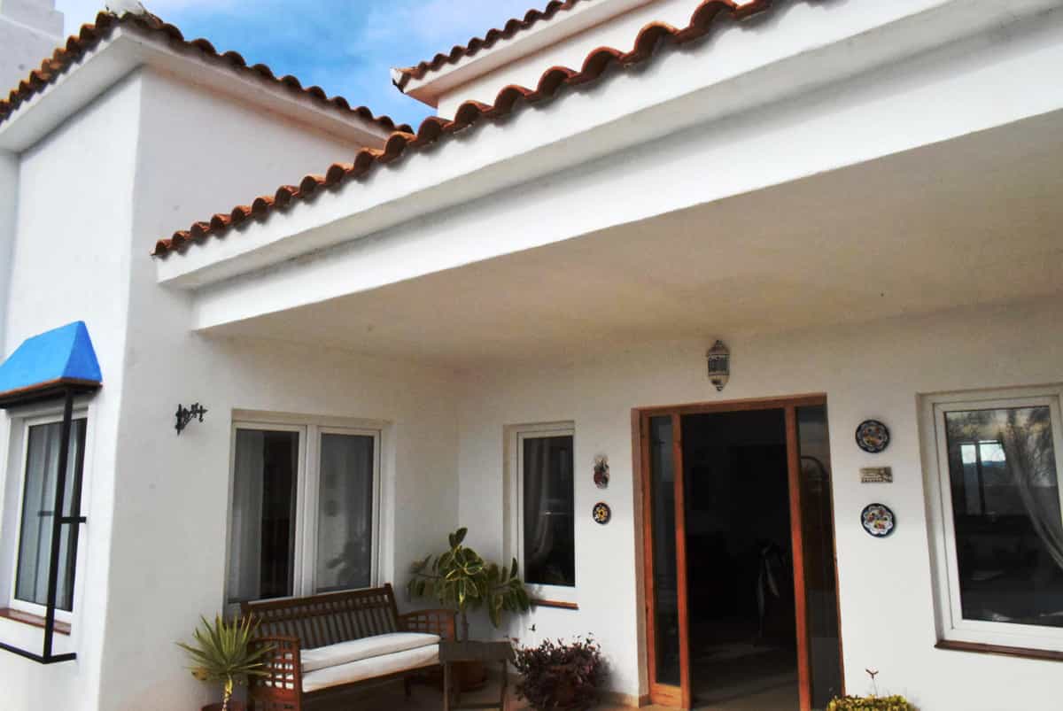 House in Canillas de Aceituno, Andalusia 10716243