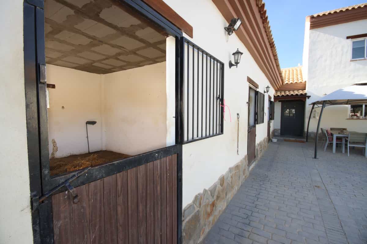 жилой дом в Monda, Andalucía 10716252