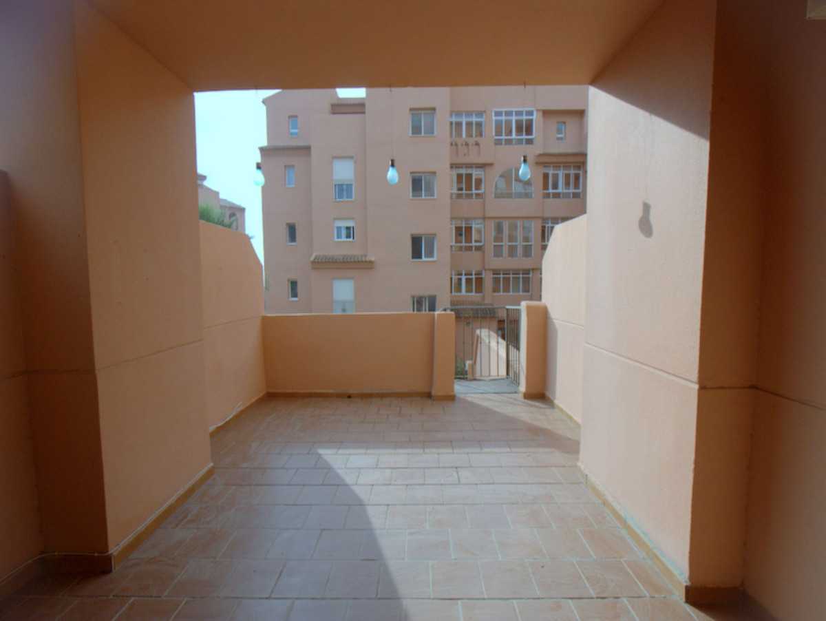 Condominium dans La Duquesa, Andalucía 10716515