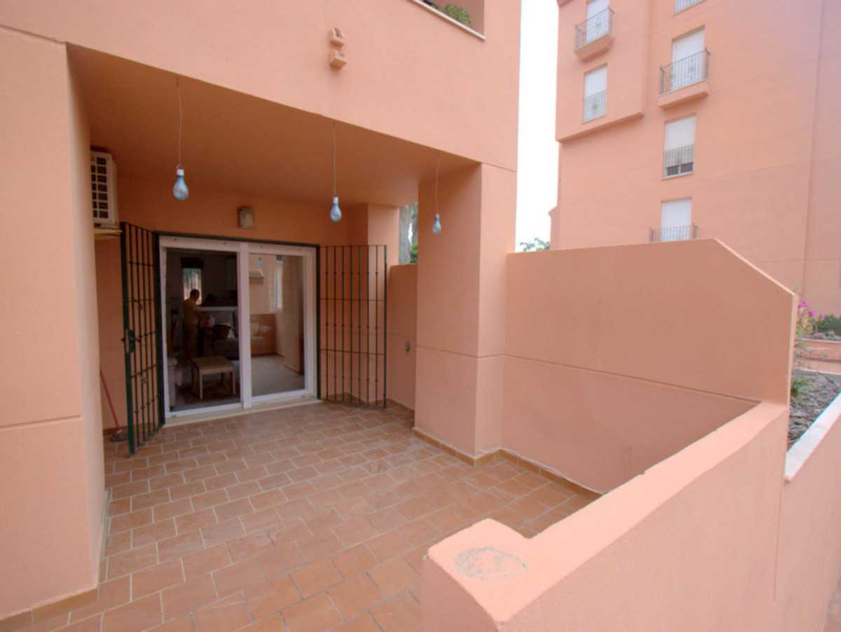 Condominium dans La Duquesa, Andalucía 10716515