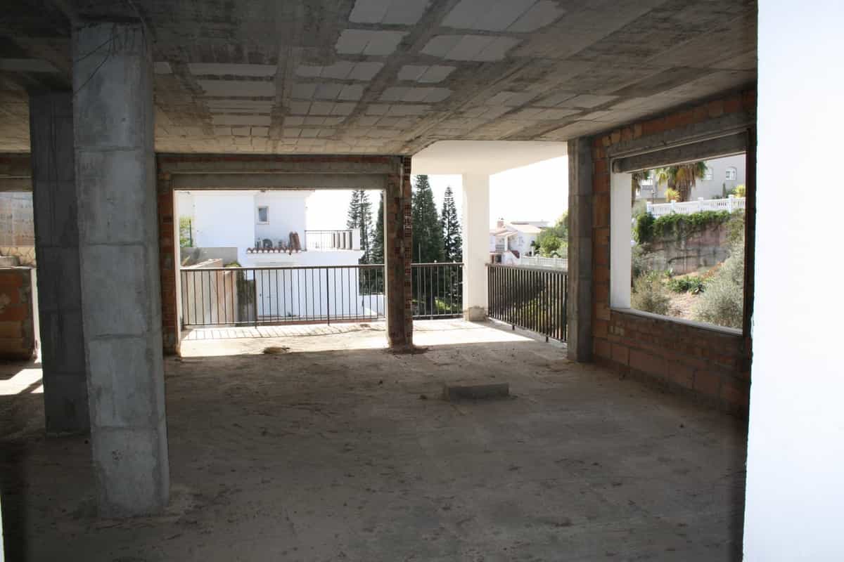 房子 在 Benajarafe, Andalucía 10716951