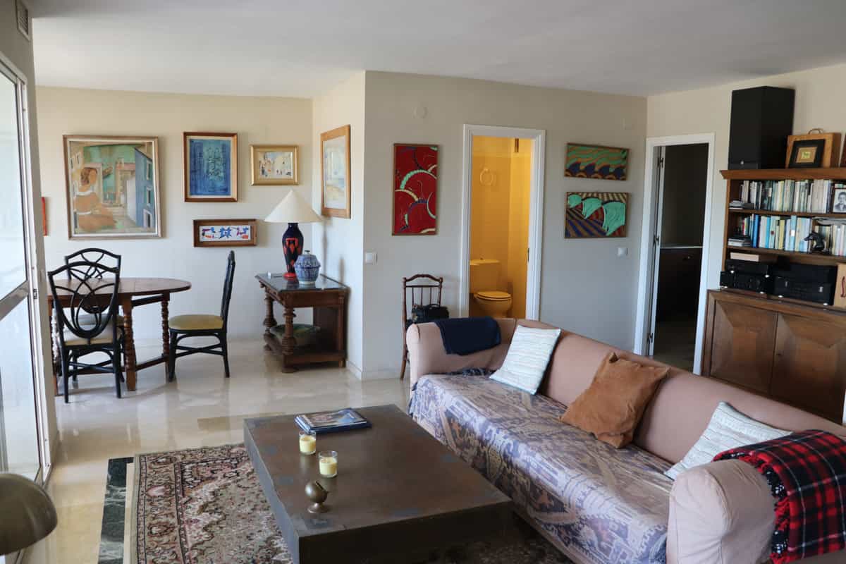 Condominium in Marbella, Andalucía 10716969