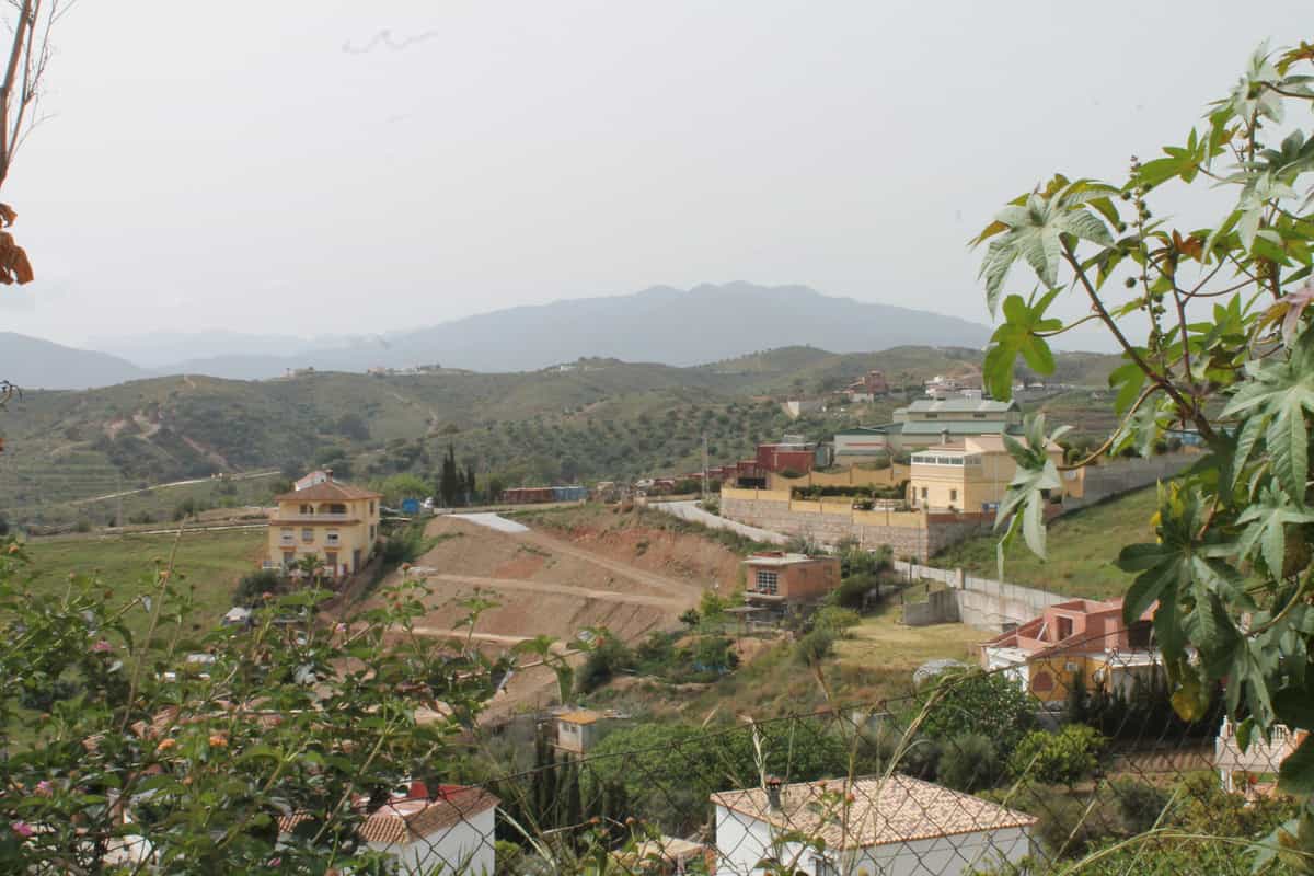 Land in Almayate Bajo, Andalusia 10717069