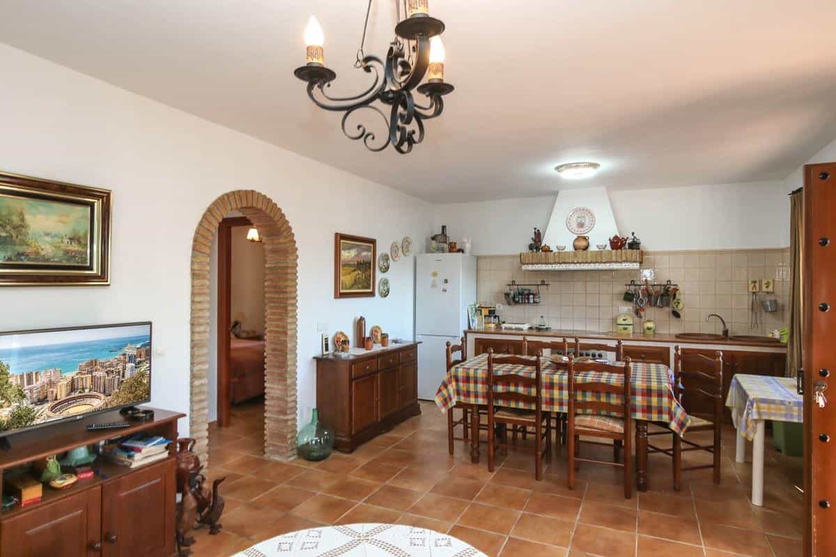 rumah dalam Casarabonela, Andalucía 10717084