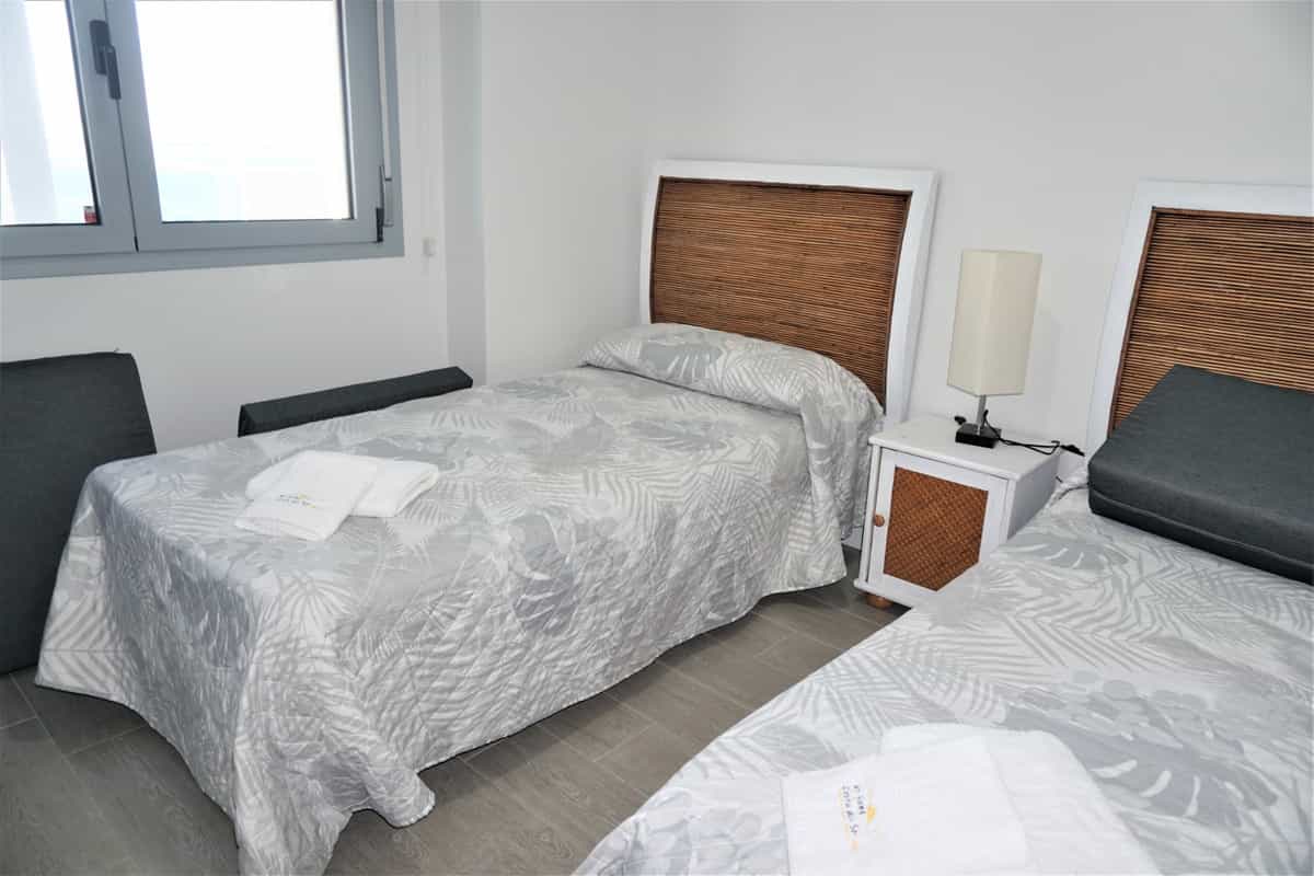 公寓 在 Torrox, Andalucía 10717170