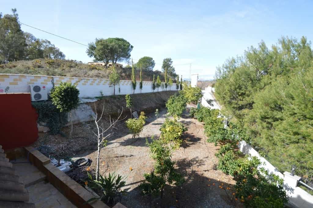 House in Alhaurin el Grande, Andalusia 10718363