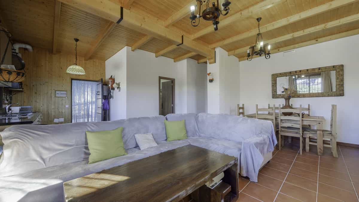 House in Alfarnatejo, Andalusia 10718456