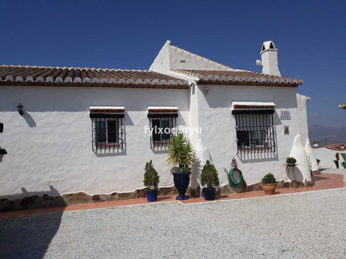 жилой дом в Канильяс-де-Асейтуно, Андалусия 10718719