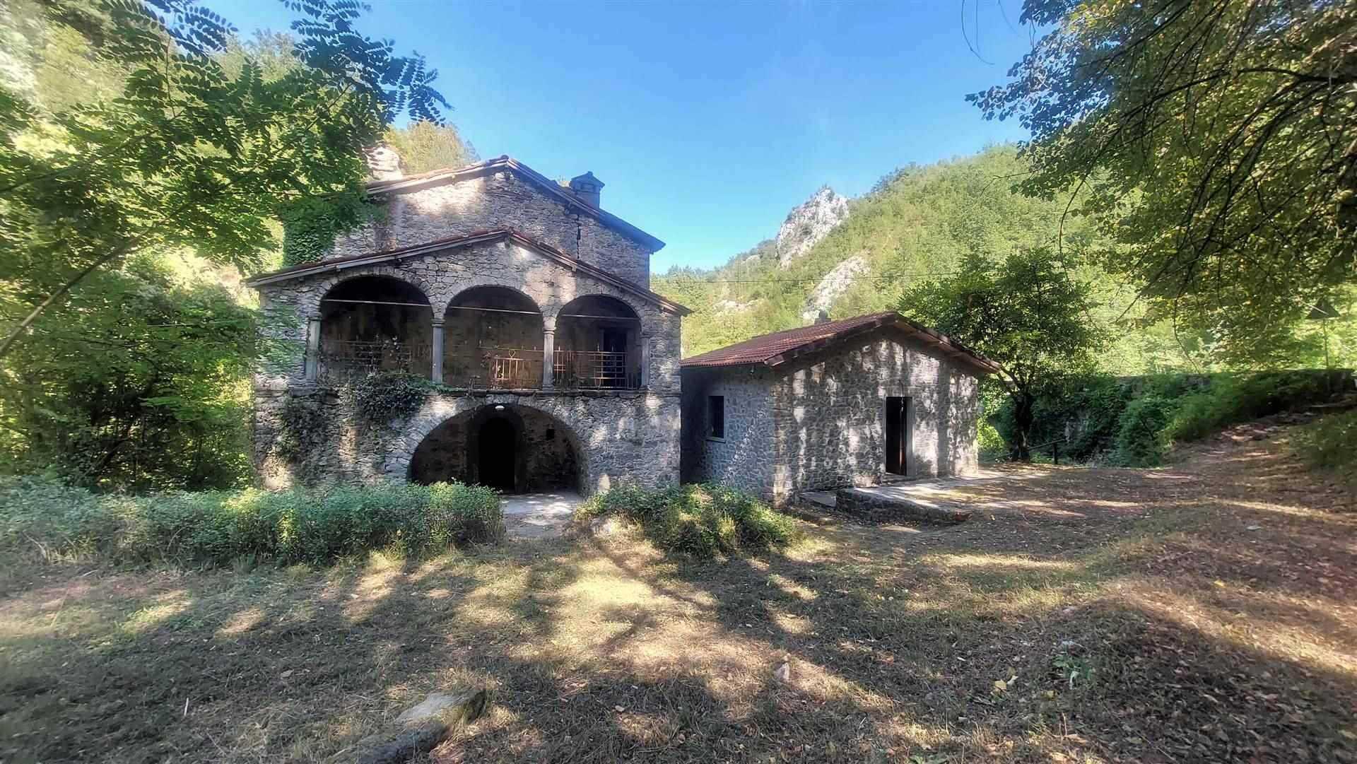 بيت في Castelnuovo di Garfagnana, توسكانا 10719278