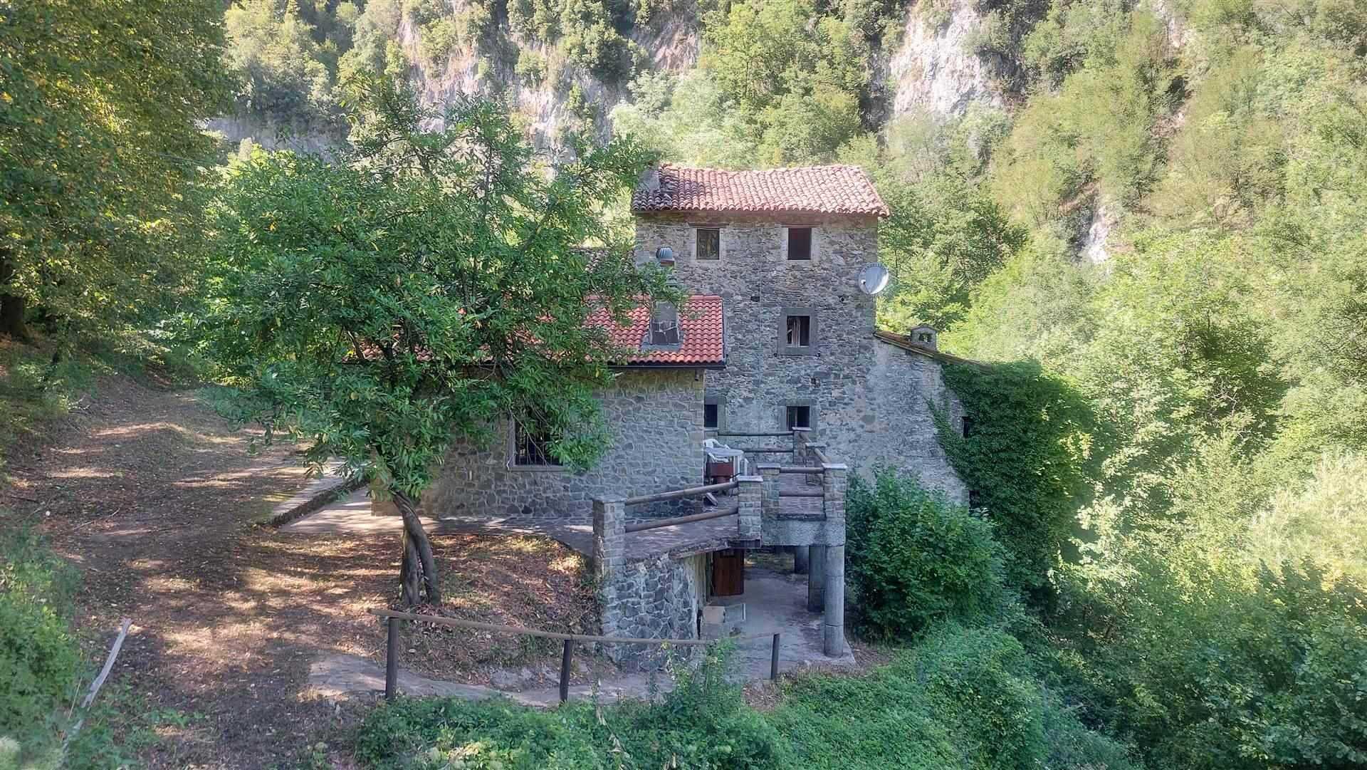 Huis in Castelnuovo di Garfagnana, Toscane 10719278