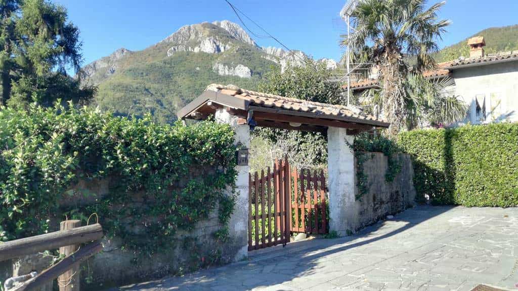 Eigentumswohnung im Fabbriche di Vallico, Toskana 10719280