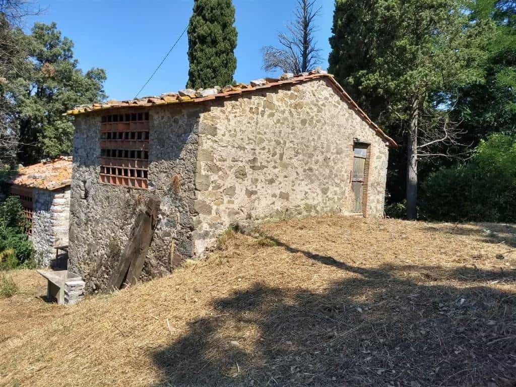 房子 在 Deccio di Brancoli, Toscana 10719283