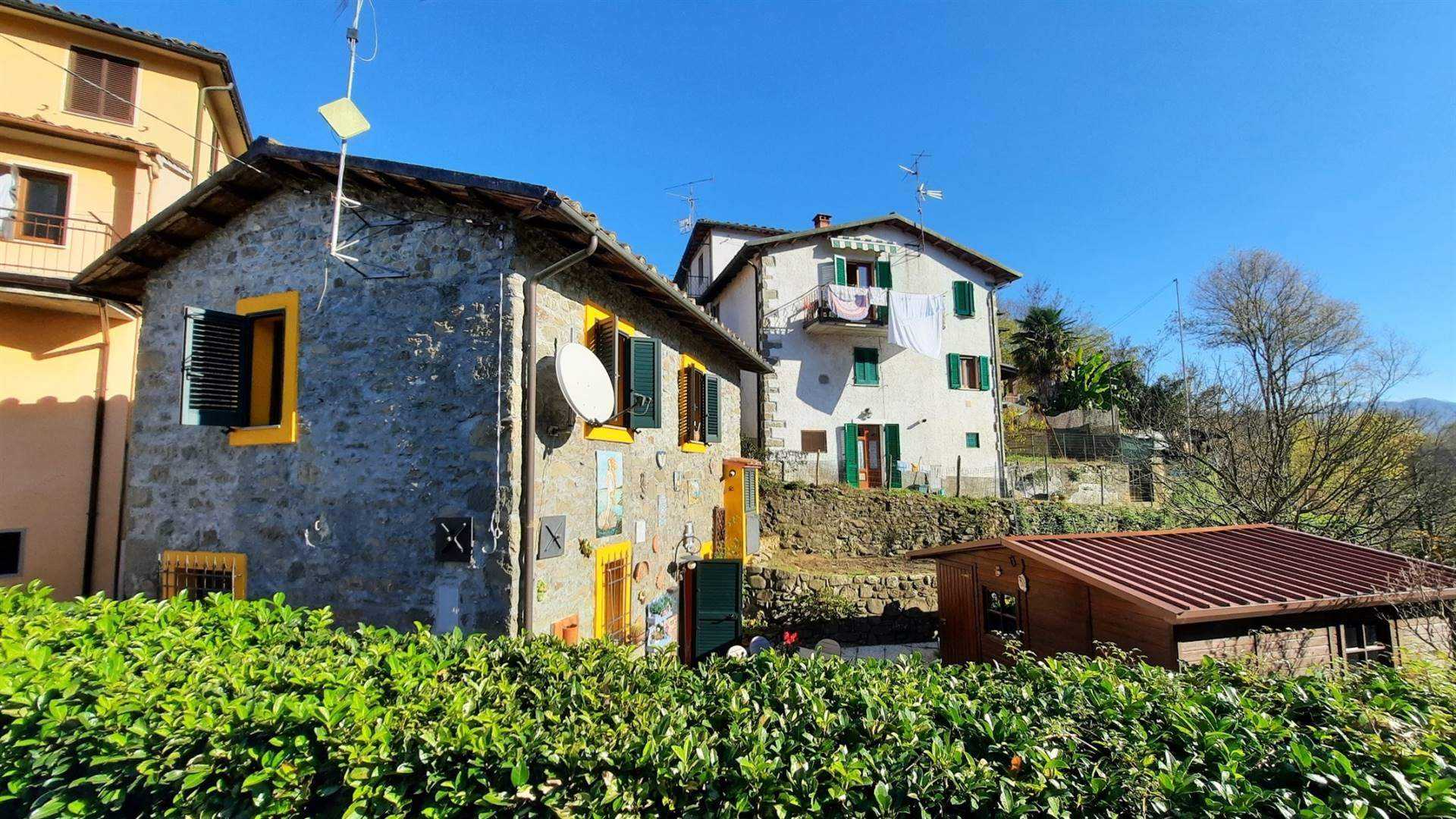 rumah dalam Barga, Toscana 10719379