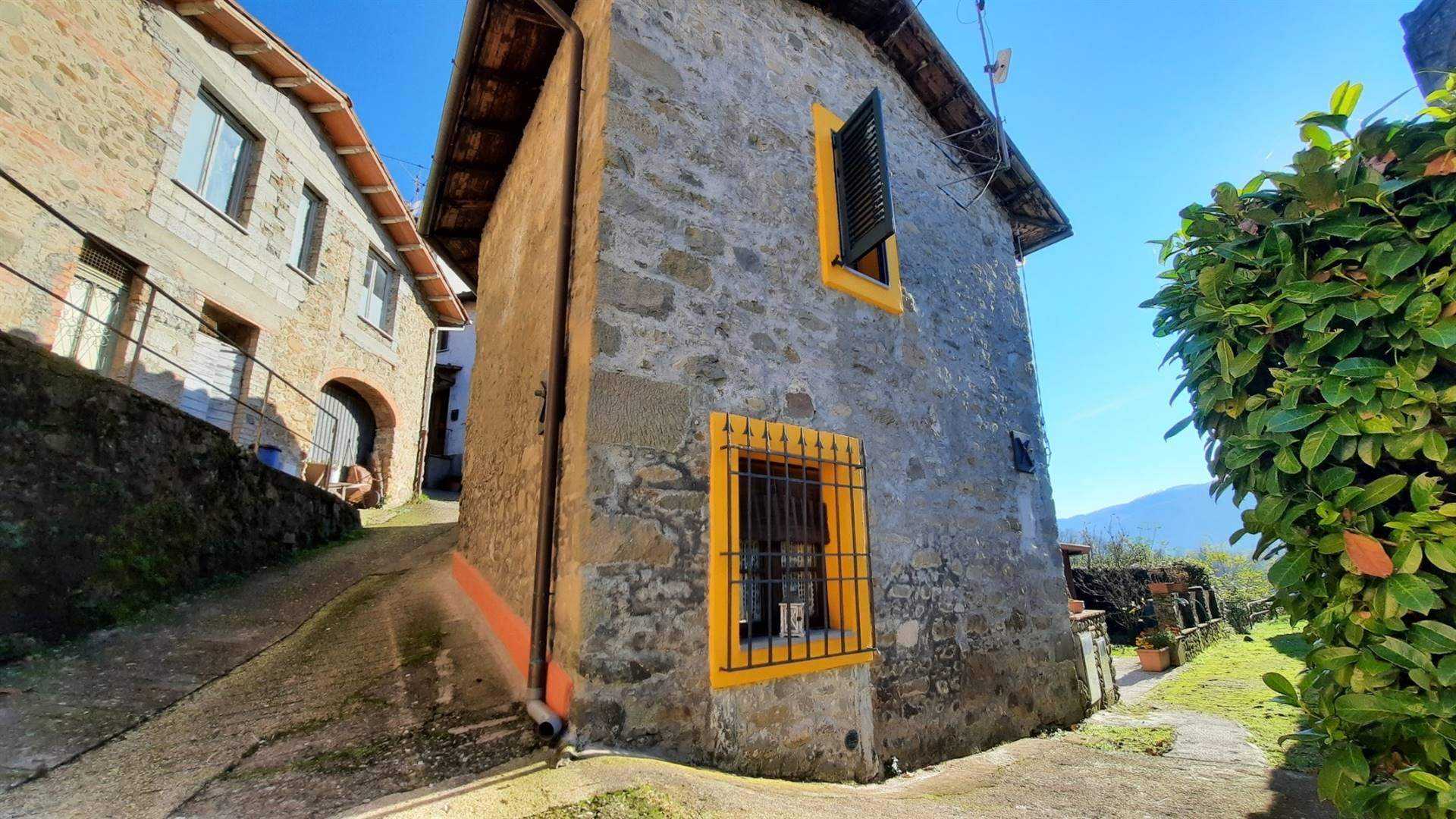rumah dalam Barga, Toscana 10719379