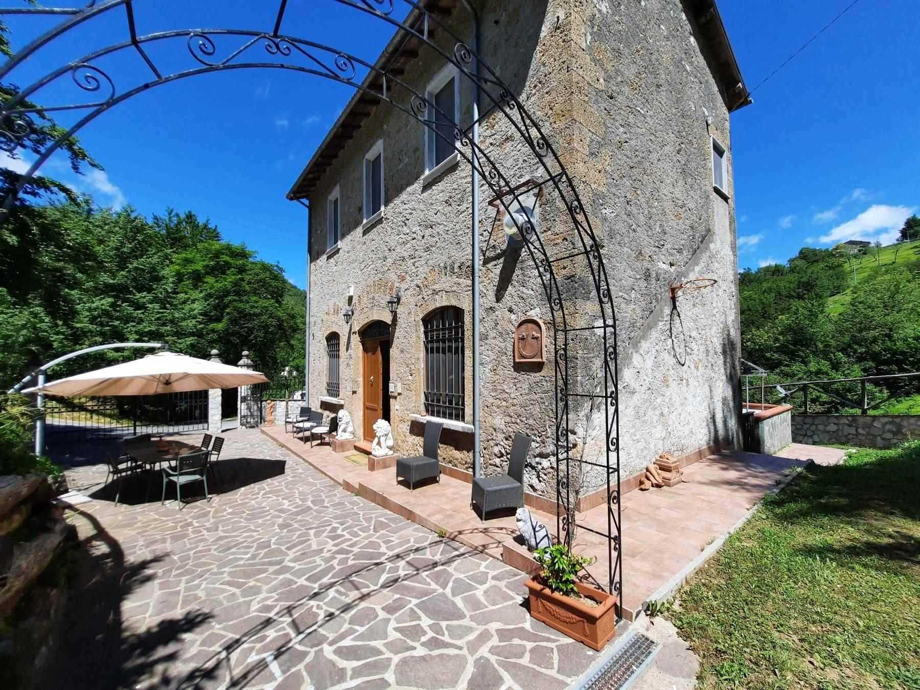 房子 在 Molazzana, Toscana 10719388