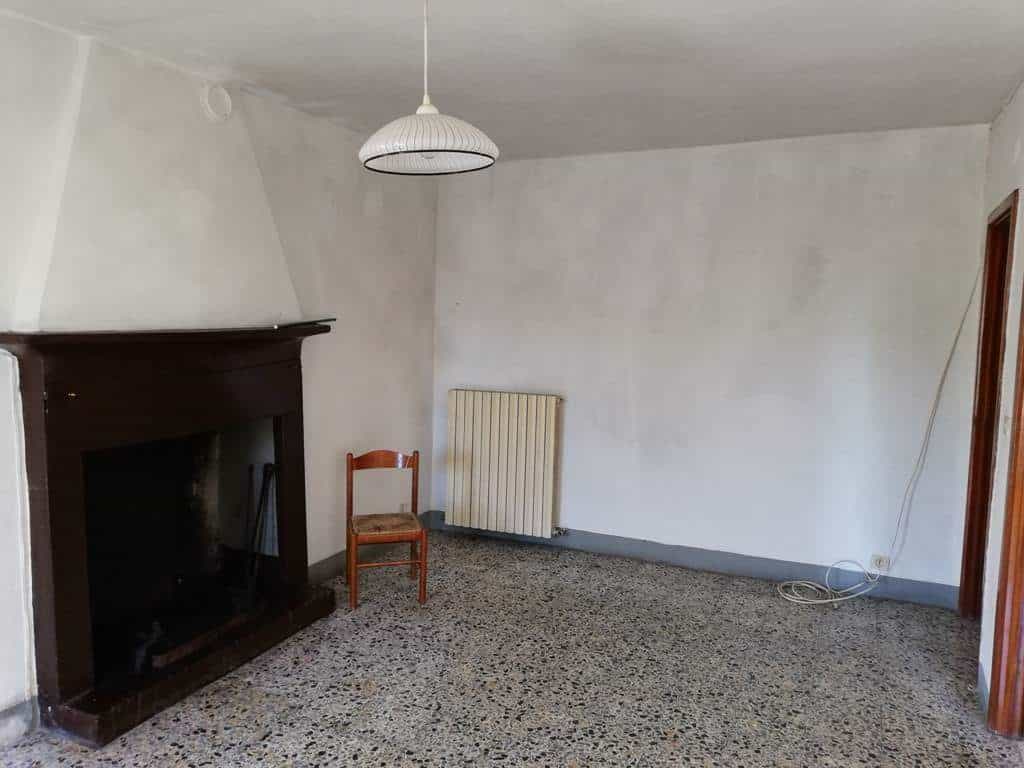 Rumah di Molazzana, Toscana 10719481