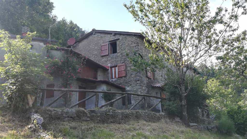 σπίτι σε Fabbriche di Vallico, Τοσκάνη 10719636