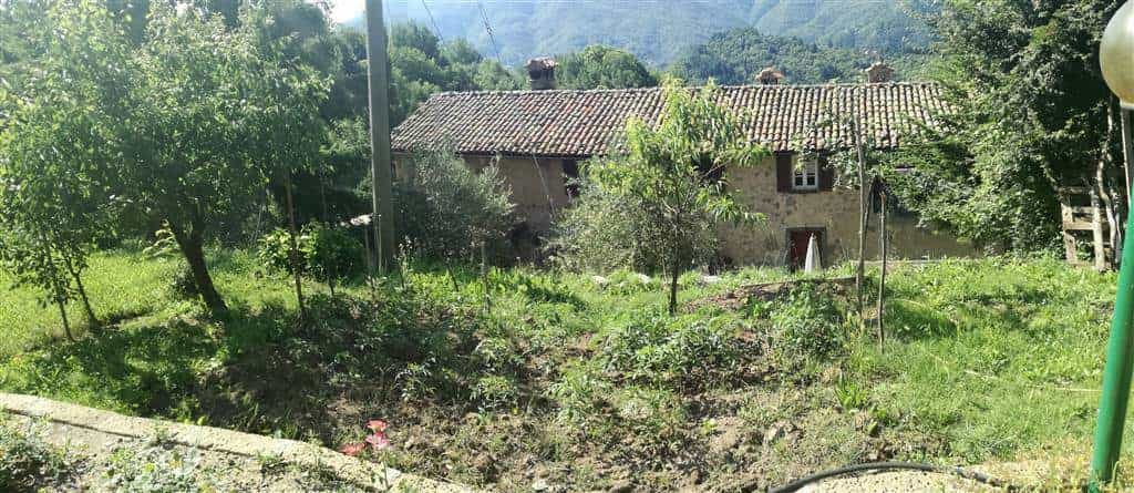 жилой дом в Molazzana, Toscana 10719697