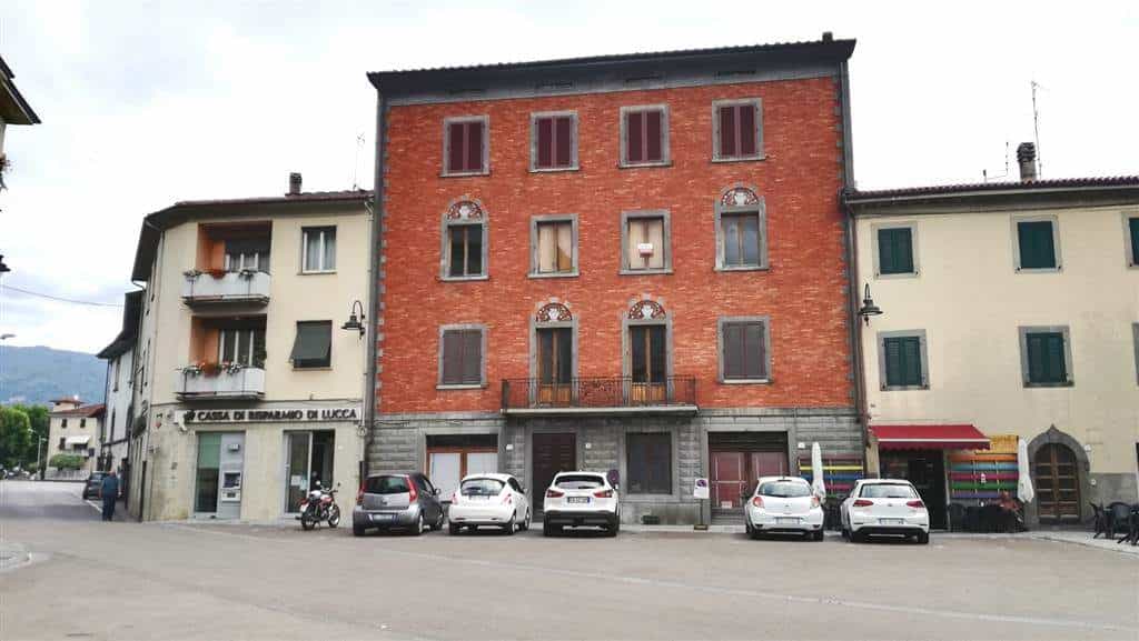 Condominium in Gallicano, Toscane 10719754