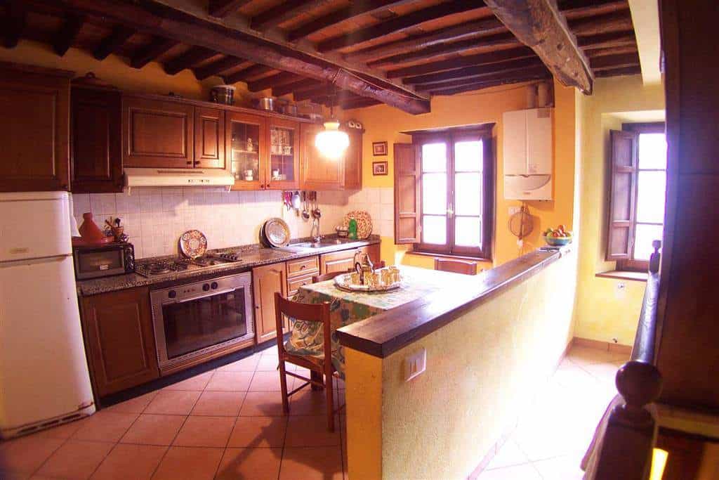 σπίτι σε Gallicano, Toscana 10719767