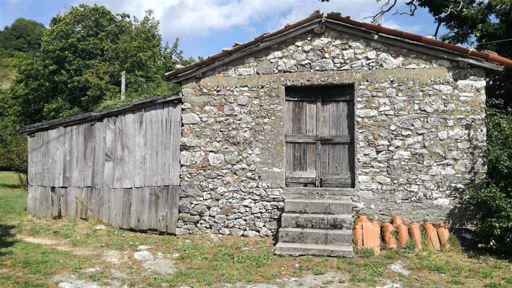 House in Molazzana, Tuscany 10719816