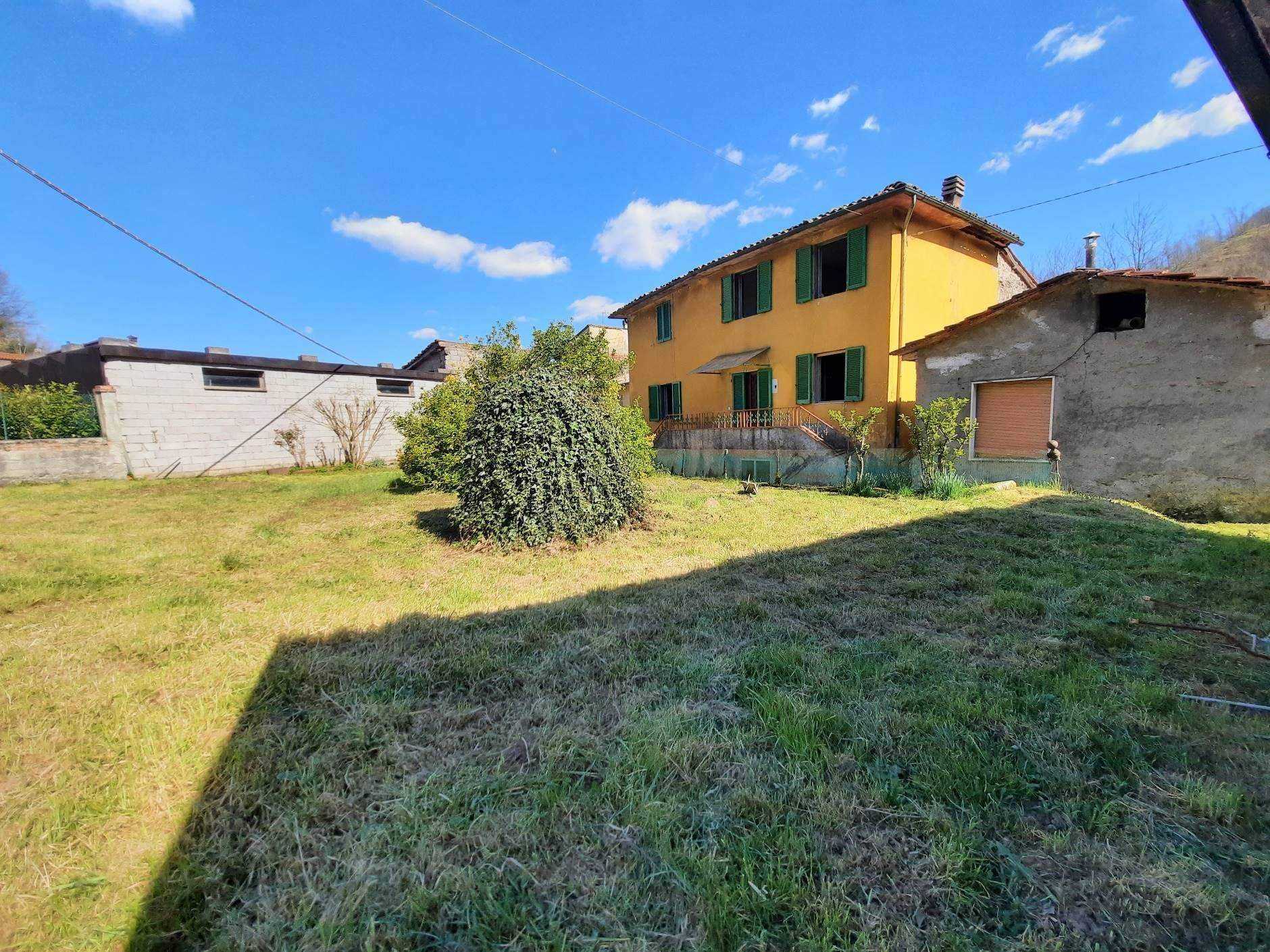 Condominium in Gallicano, Toscana 10719947