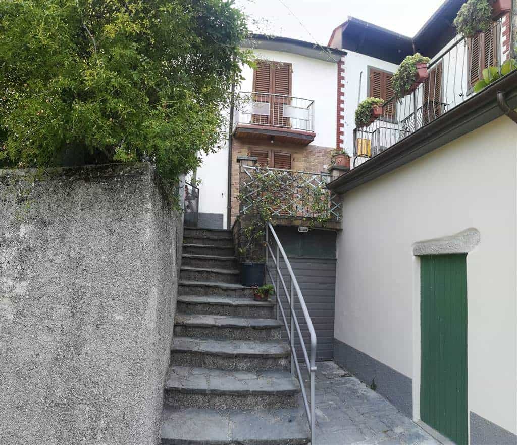 жилой дом в Фаббрике ди Валлико, Тоскана 10720061