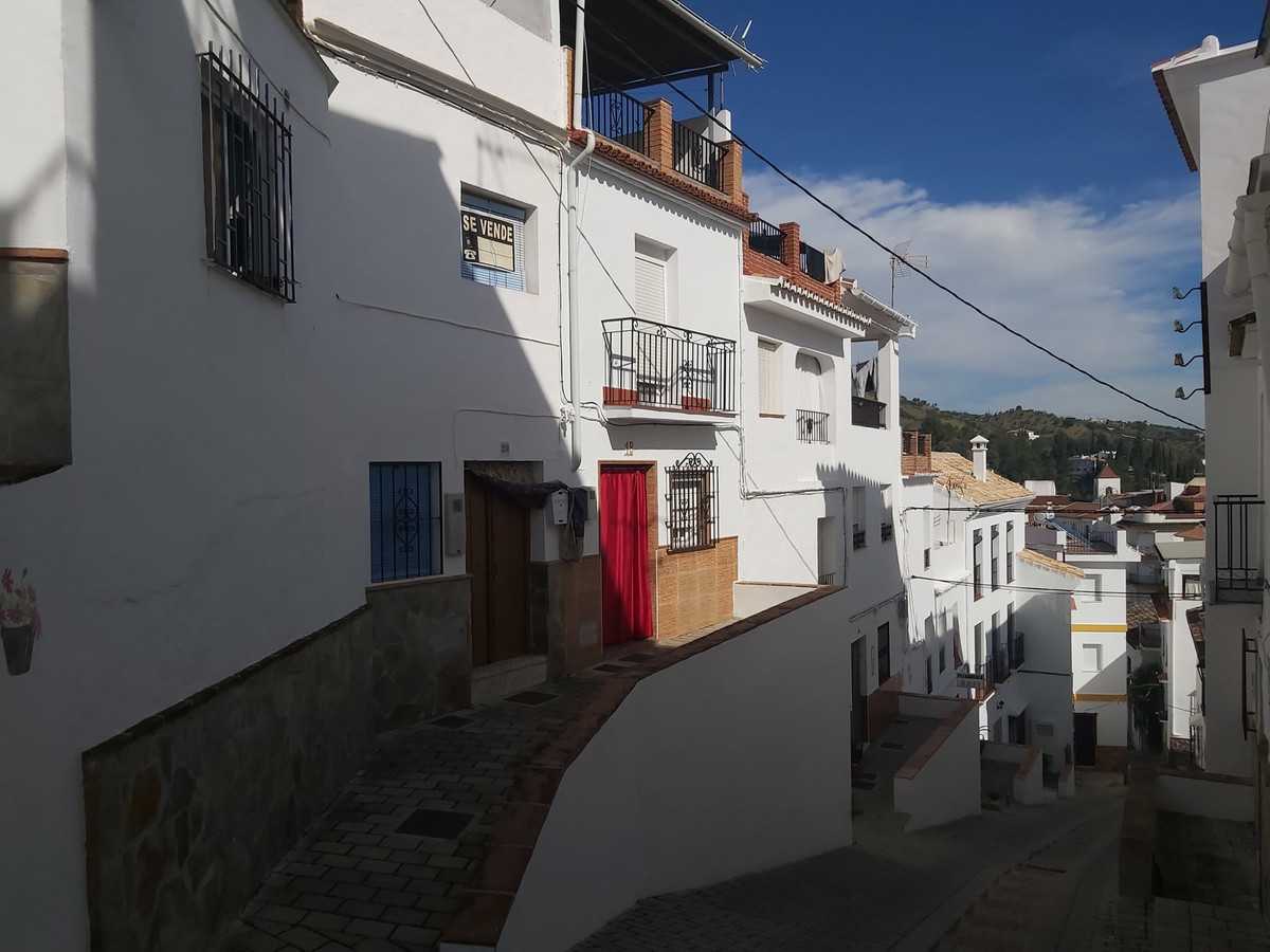 房子 在 Tolox, Andalucía 10720179