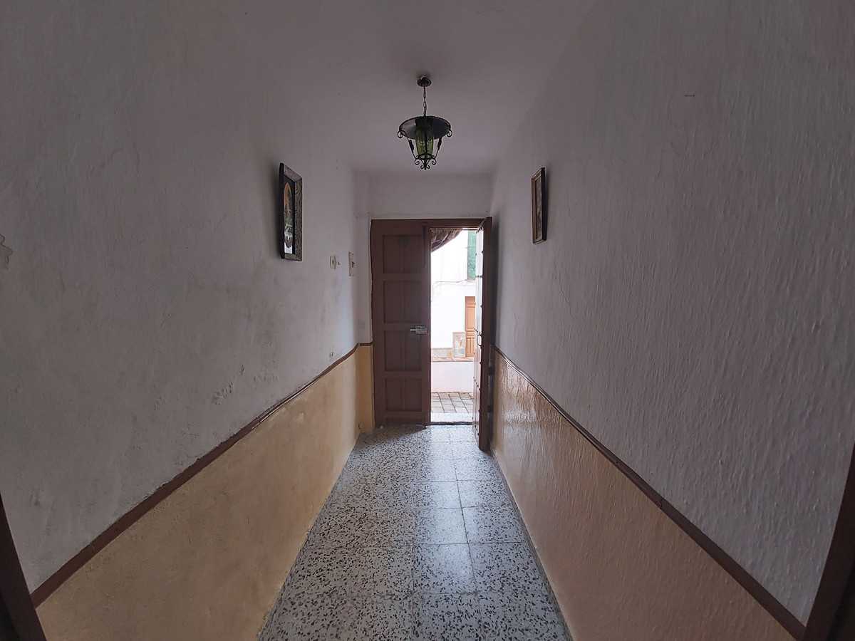 Будинок в Tolox, Andalucía 10720179