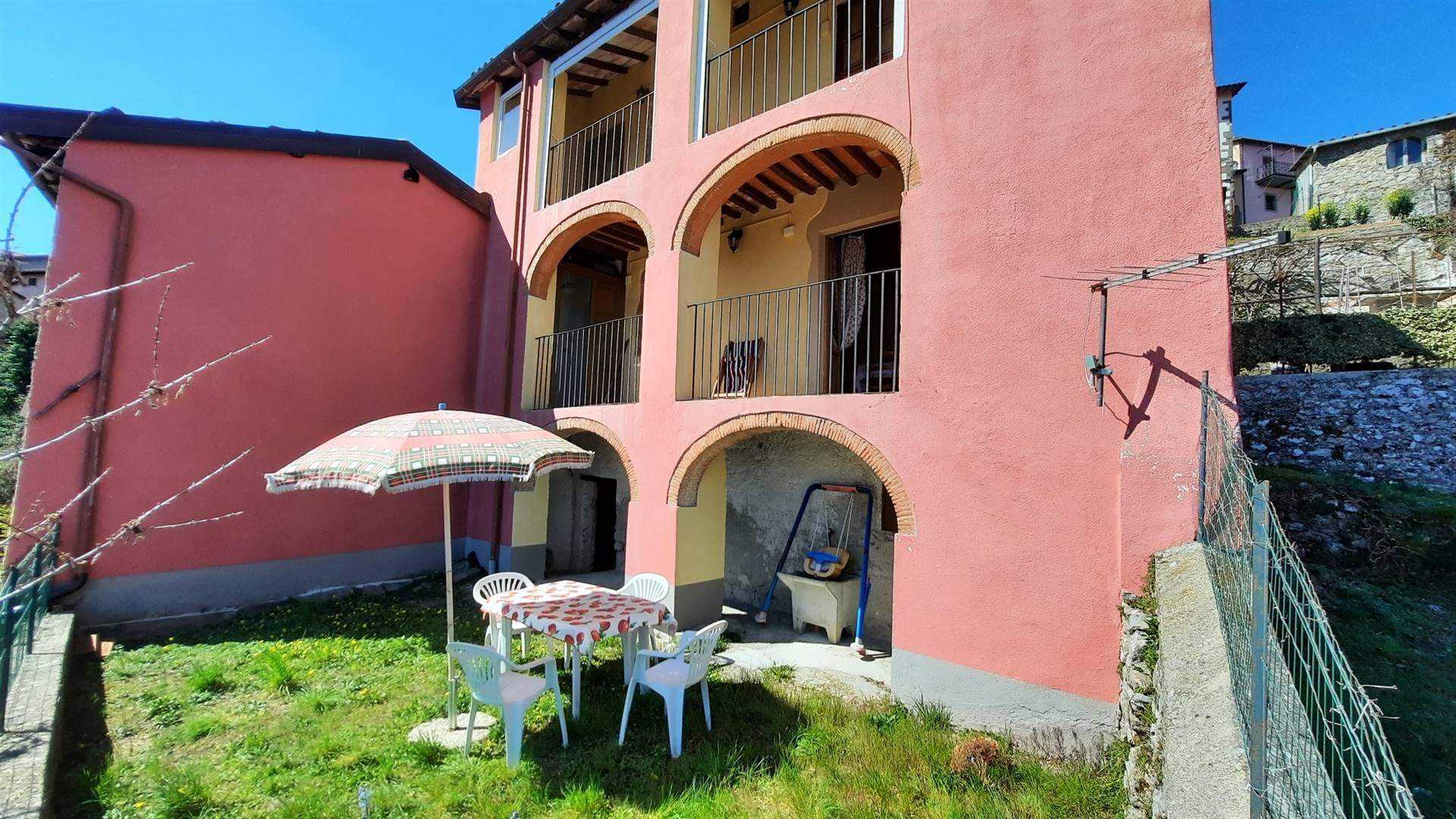 rumah dalam Gallicano, Toscana 10720237