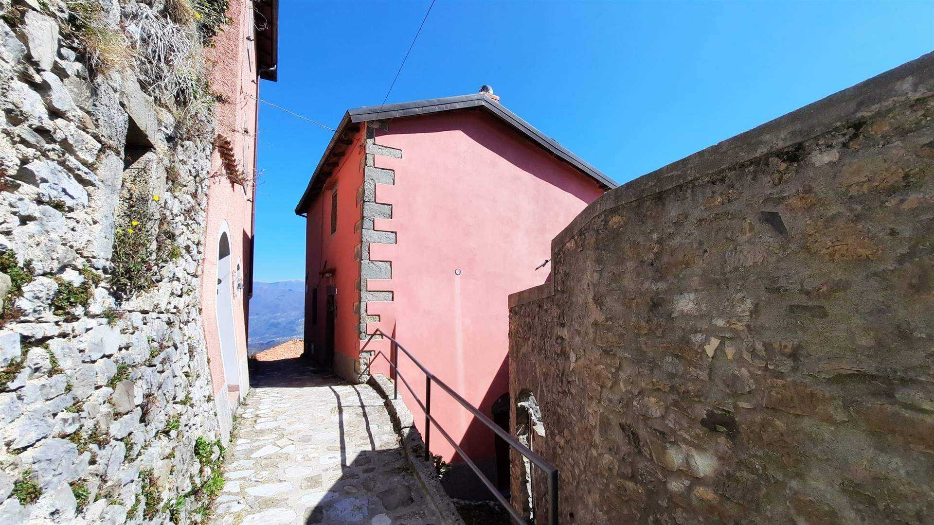 rumah dalam Gallicano, Toscana 10720237