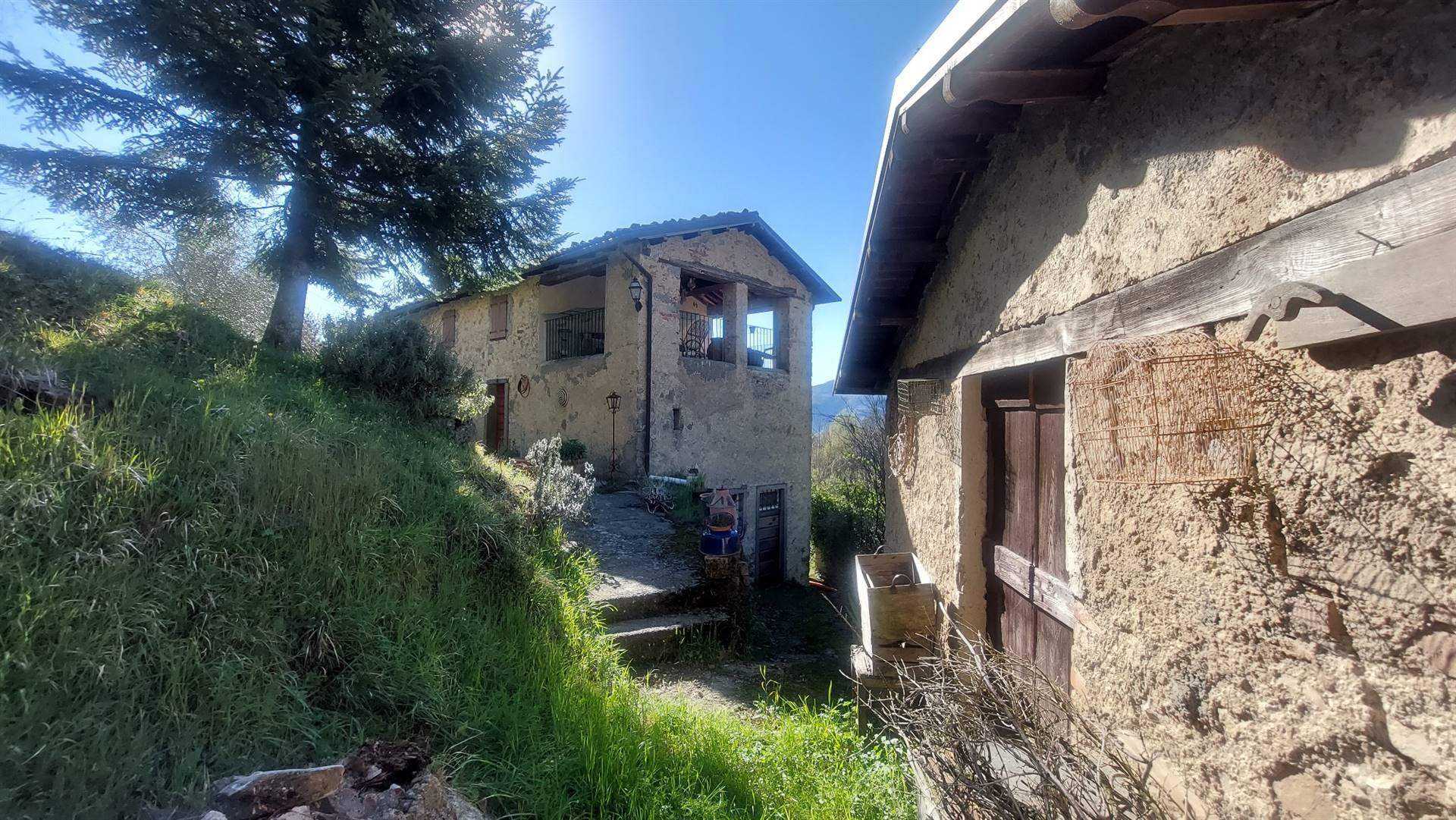 Rumah di Molazzana, Toskana 10720238