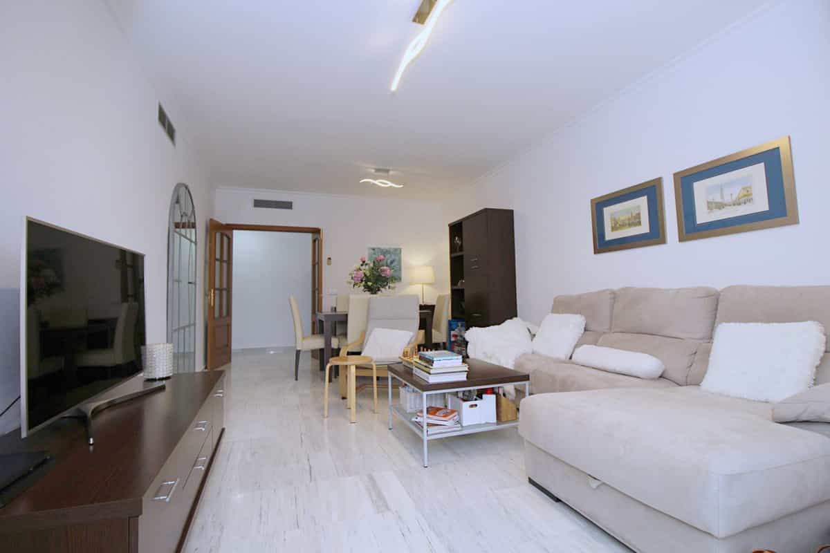 Condominium in Alhaurín el Grande, Andalucía 10721049