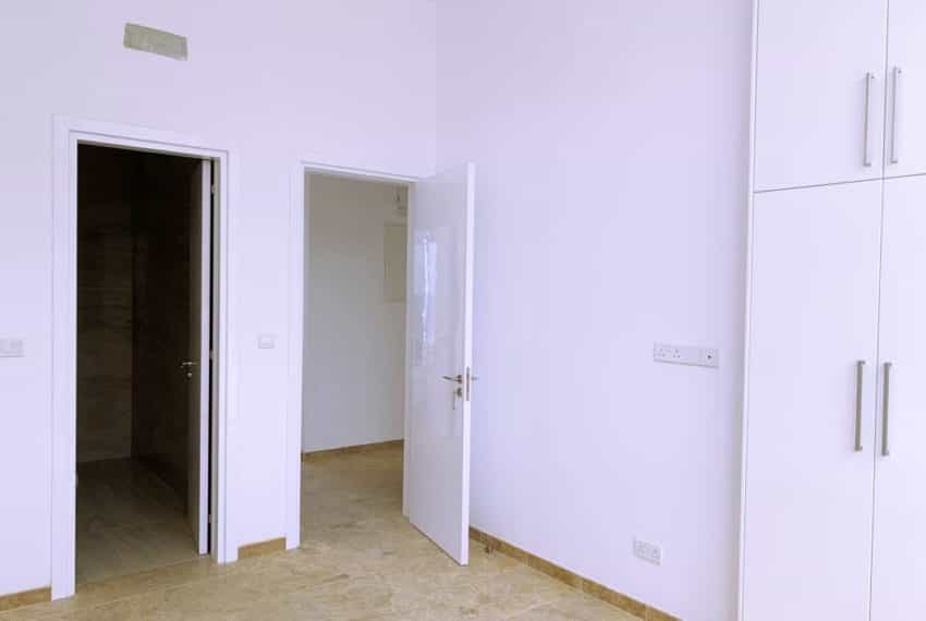 Condominium in Kissonerga, Pafos 10721201