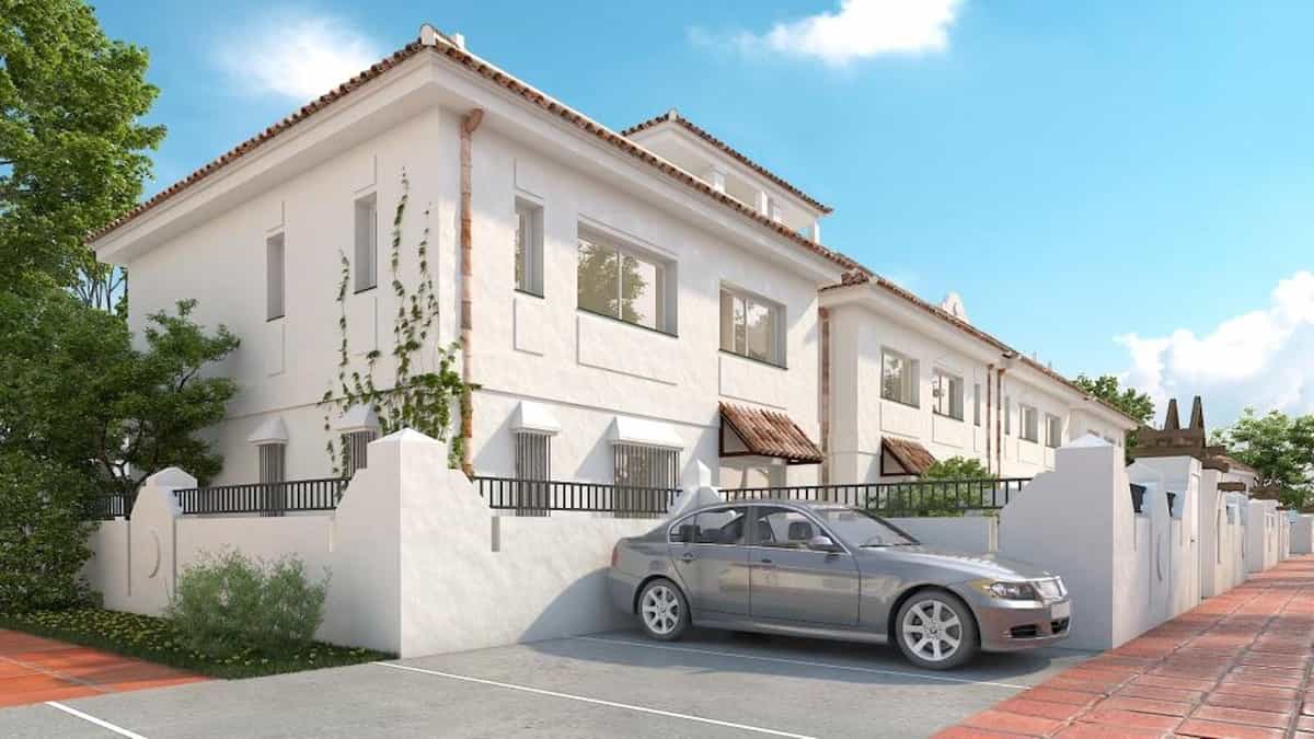 Condominium dans San Pedro de Alcántara, Andalousie 10722500