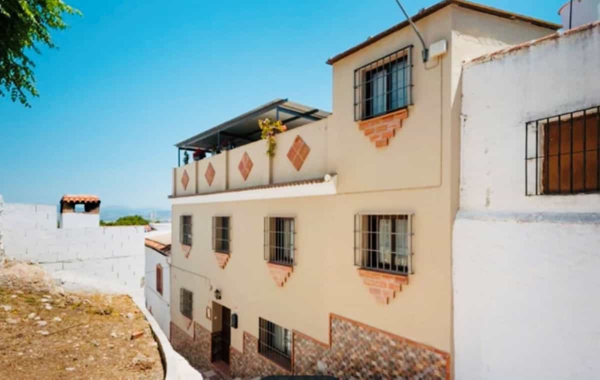 House in Casarabonela, Andalusia 10722615