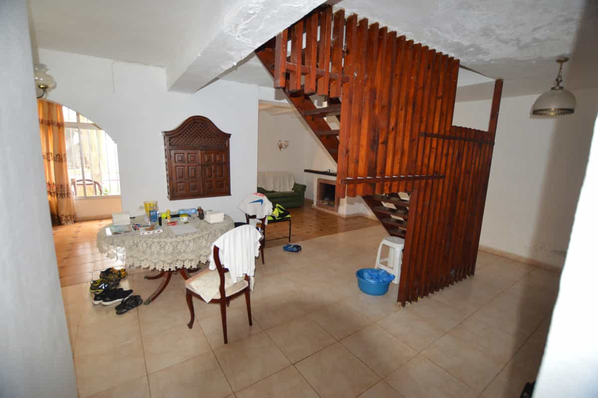 σπίτι σε Almáchar, Andalucía 10722735