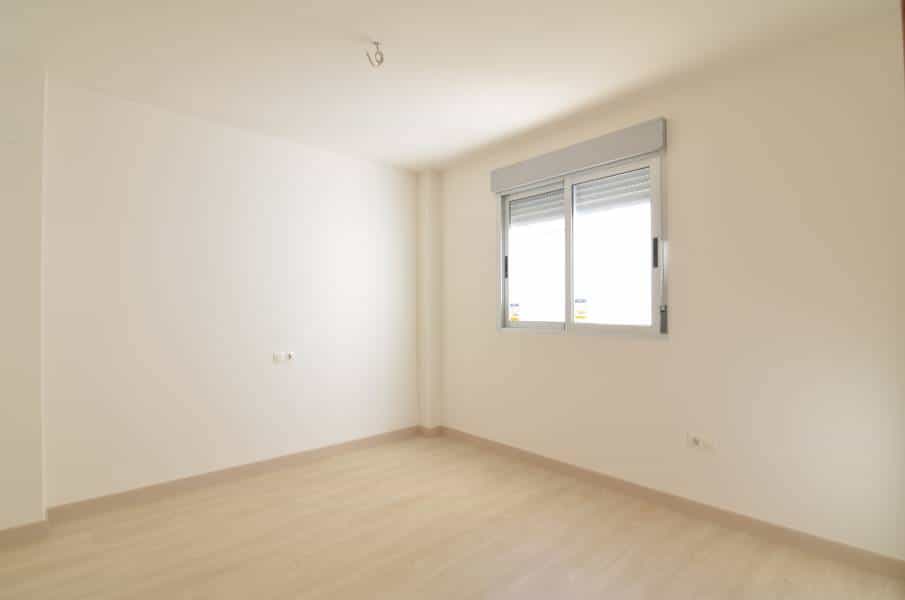 公寓 在 萨利纳斯, 巴伦西亚 10722750