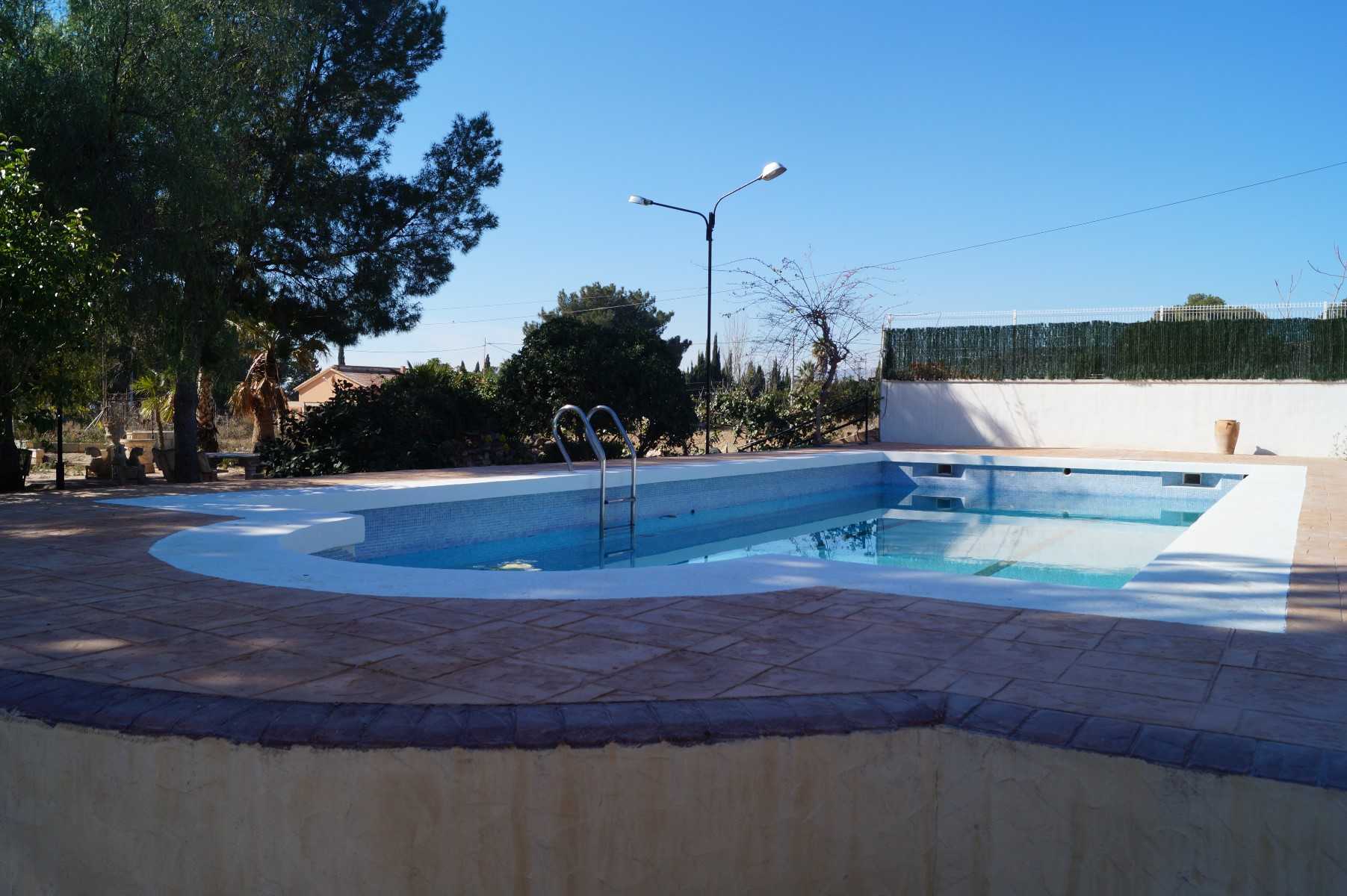 بيت في Novelda, Comunidad Valenciana 10723824