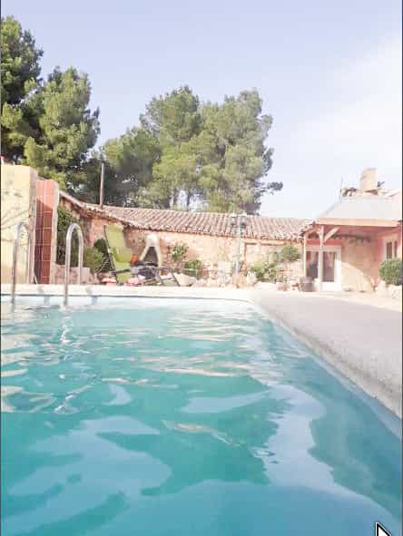 жилой дом в Beneixama, Comunidad Valenciana 10723835