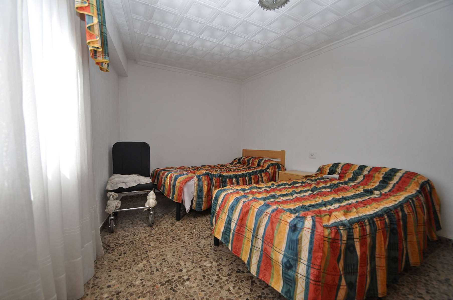 بيت في Onil, Comunidad Valenciana 10723840