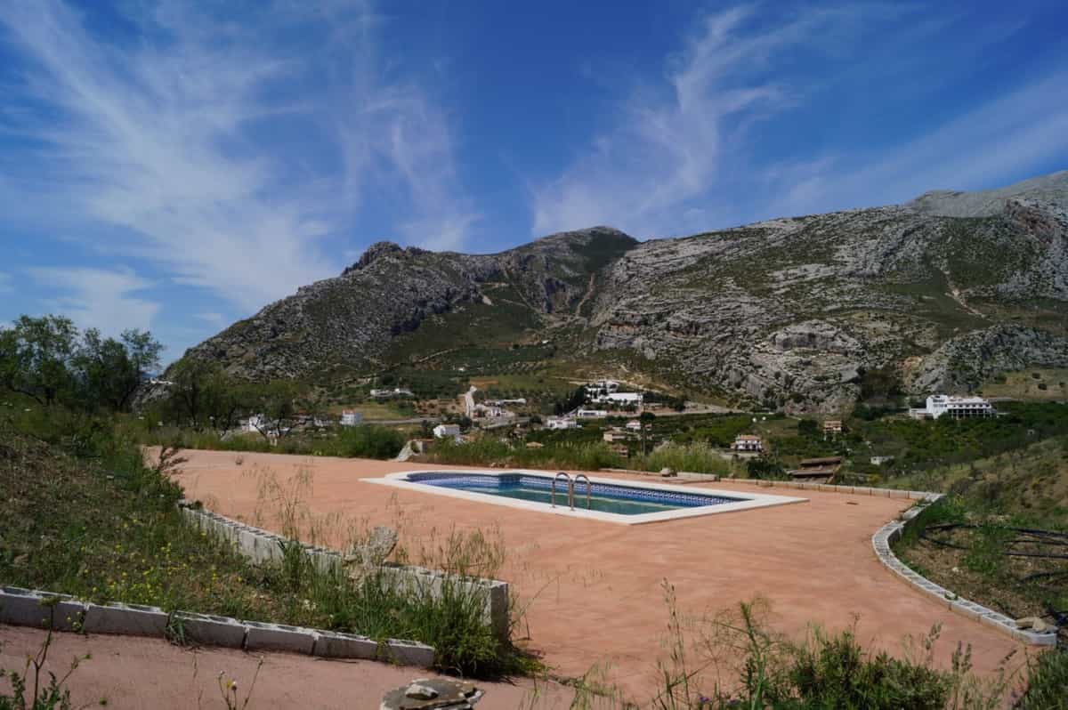 Land in Antequera, Andalusia 10724165