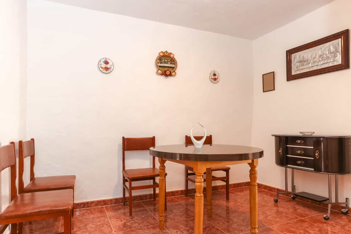 بيت في Tolox, Andalucía 10724283