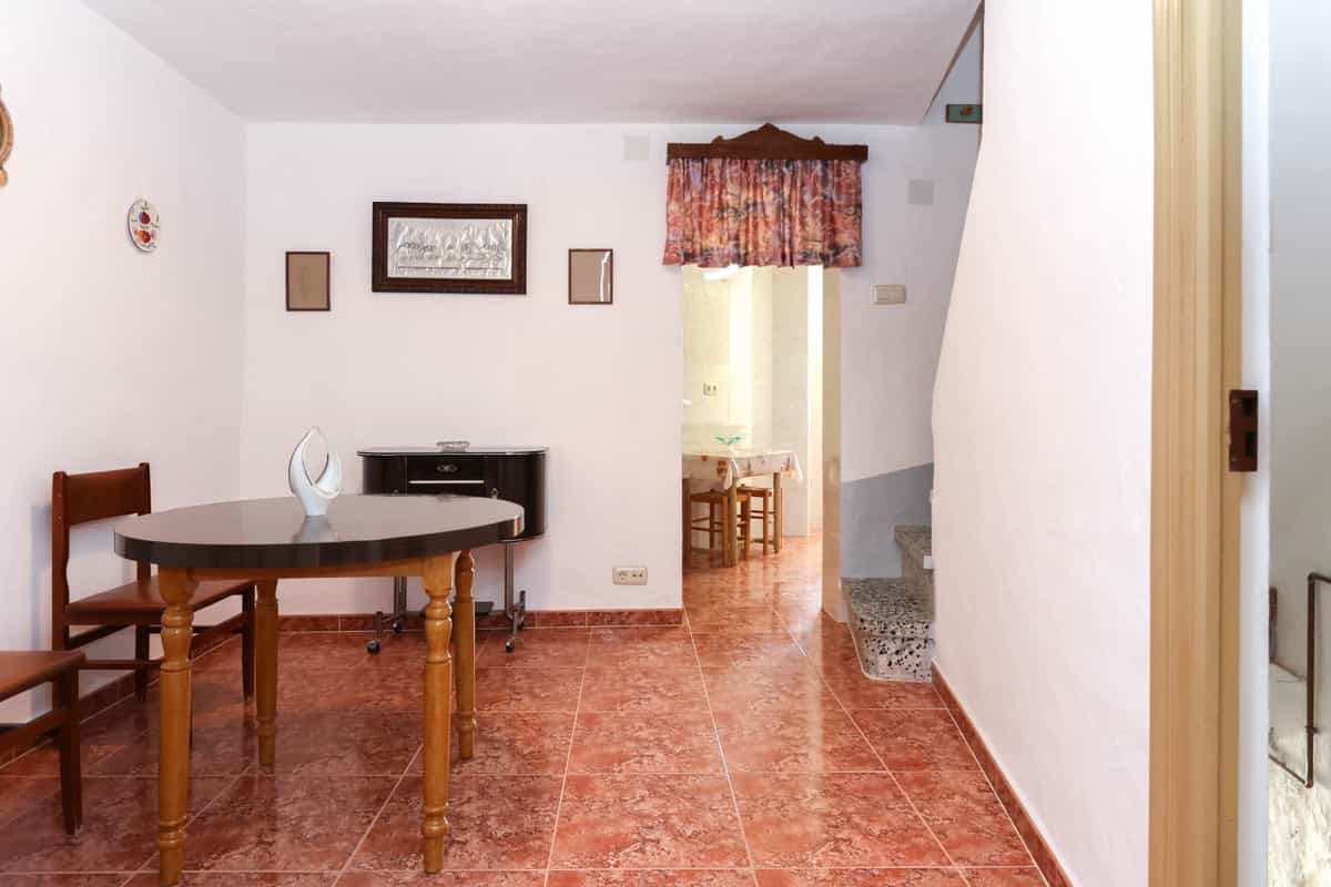 房子 在 Tolox, Andalucía 10724283