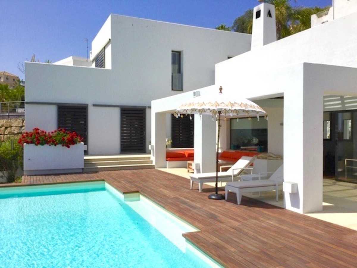 House in Benahavis, Andalusia 10724420