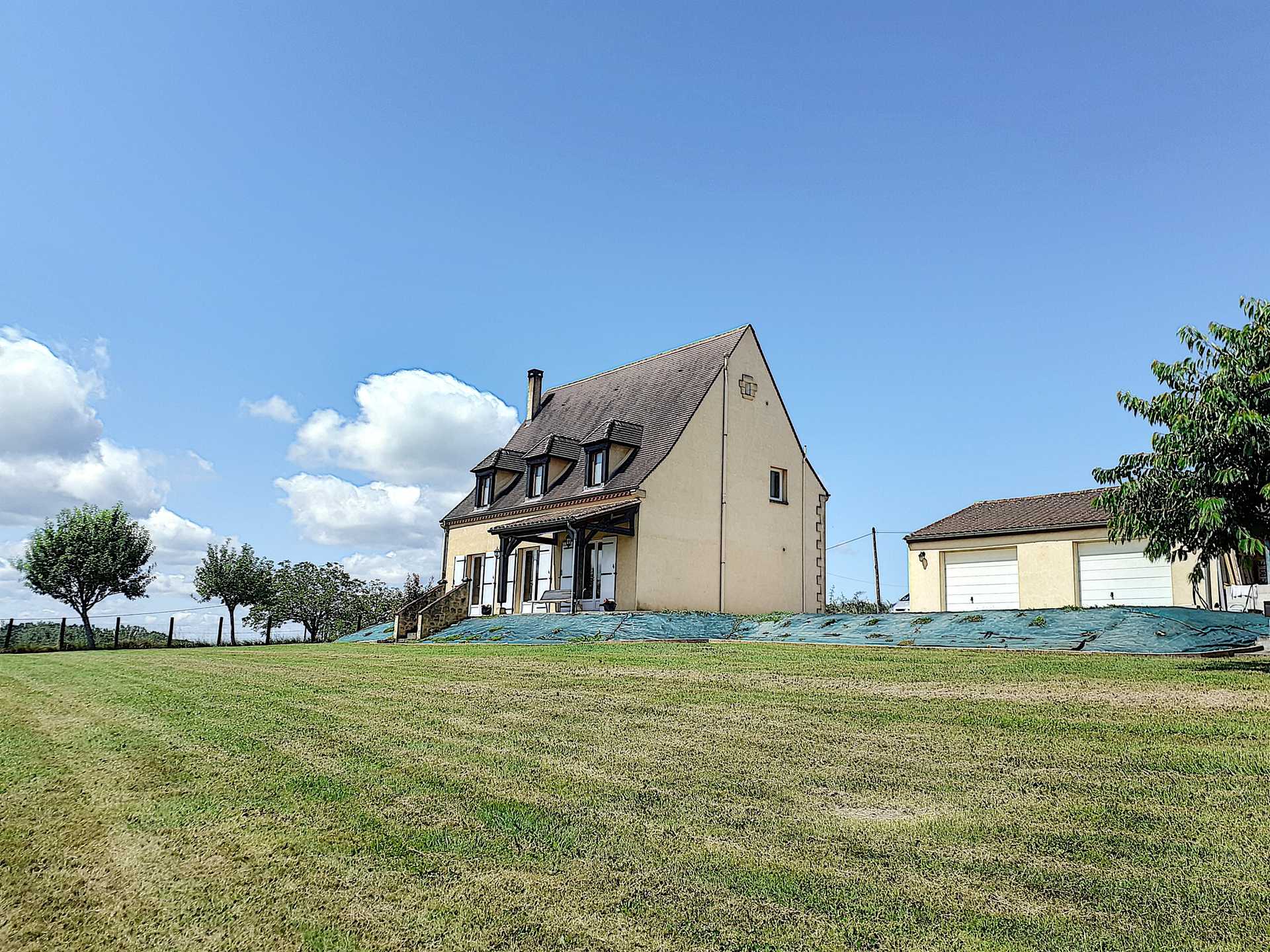 Rumah di Mouzen, Nouvelle-Aquitaine 10724578