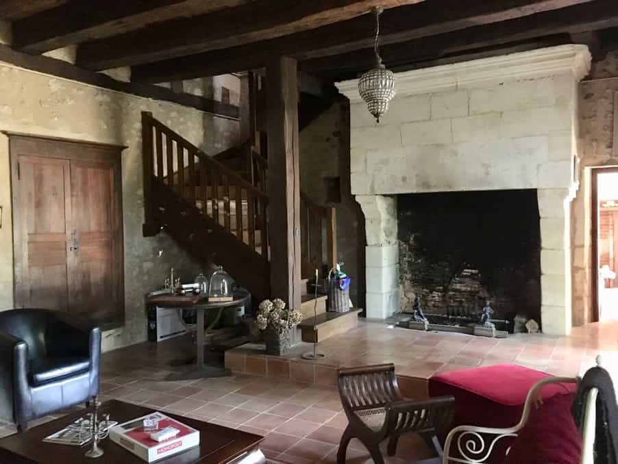 Talo sisään Eyraud-Crempse-Maurens, Nouvelle-Aquitaine 10724657